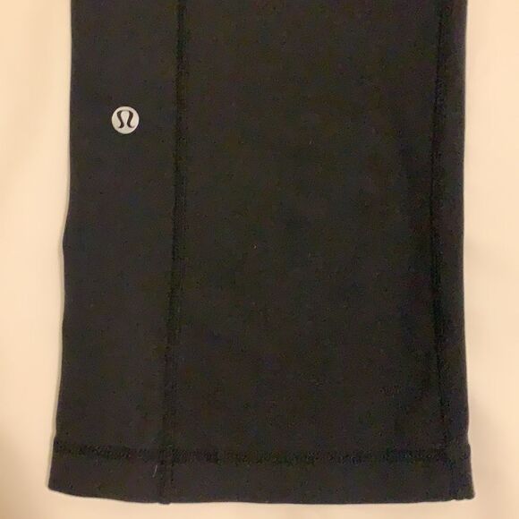 𝅺⭐️LULULEMON Cropped Yoga Capries⭐️ - Picture 5 of 6